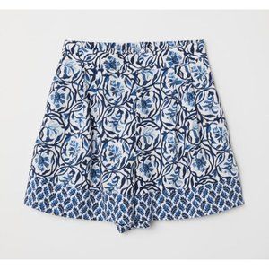 H&M Floral High Rise Shorts Blue White Vine Print Pull On Shorts Size 4 NWT